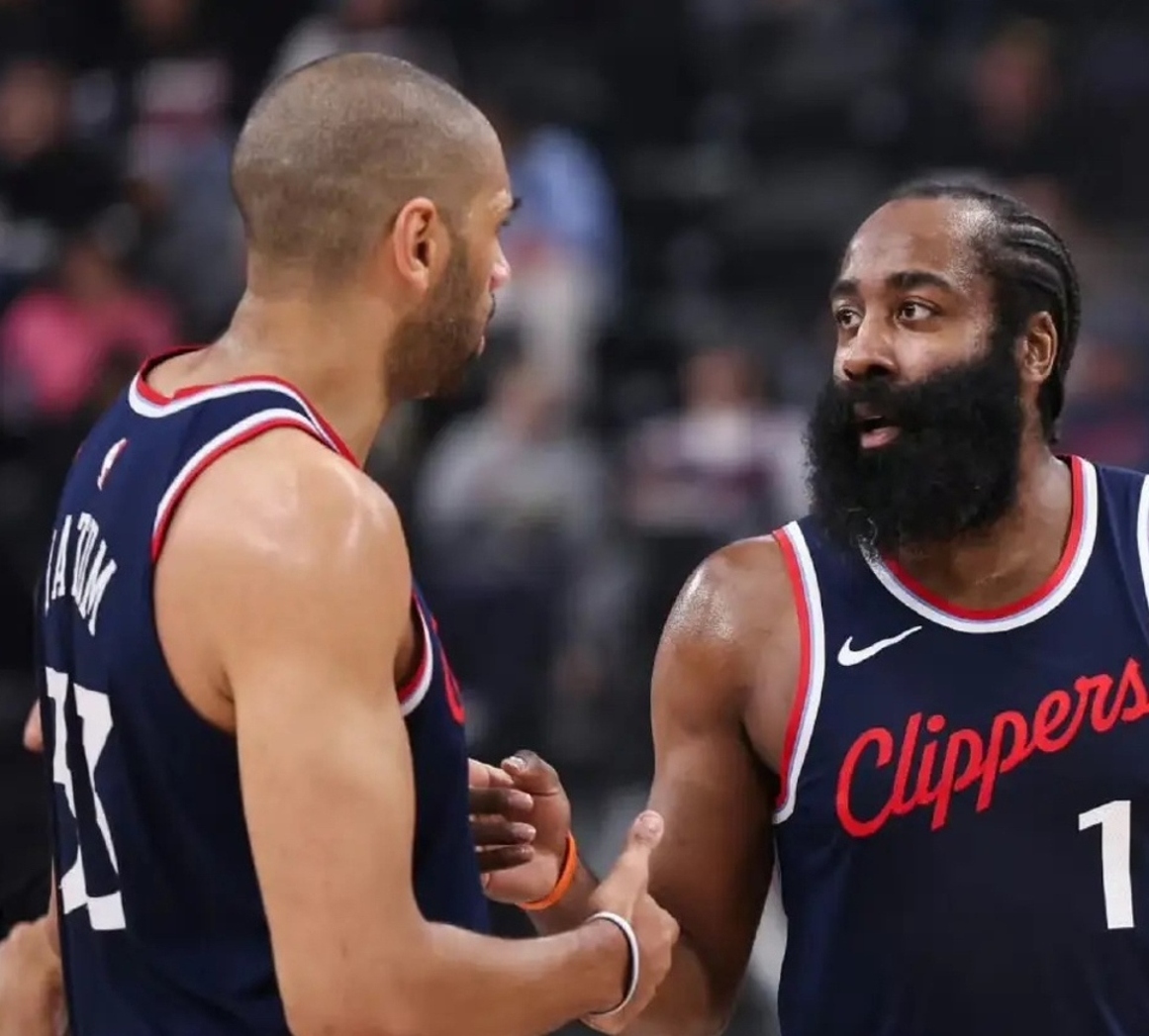 赛后洛杉矶快船调整名单以备NBA总决赛凯恩在西班牙队比赛中回归赛场，媒体一致点评：赛前切尔西门线救险——法甲节点到来的简单介绍乐鱼官网